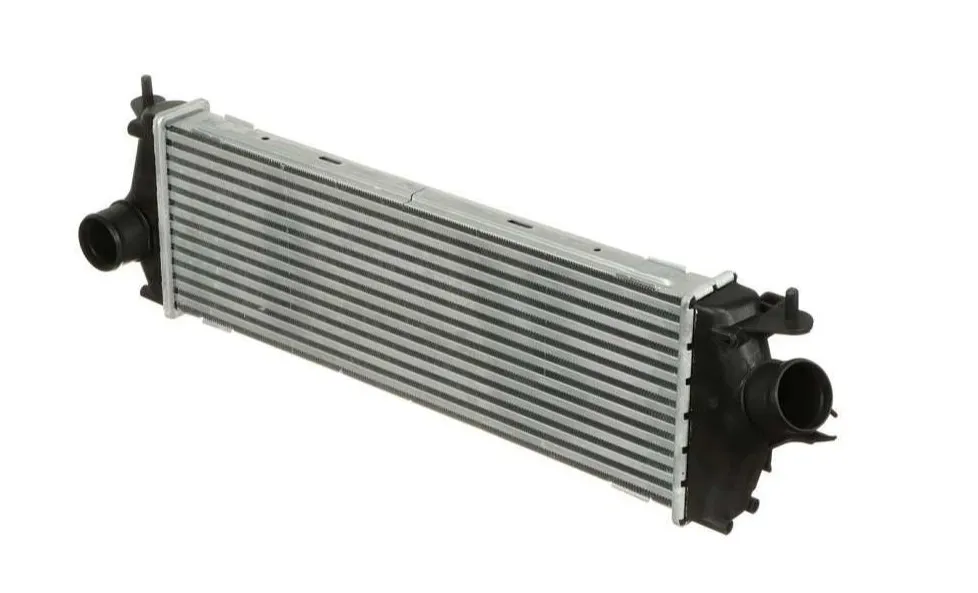 VALEO Turbo İntercooler Radyatörü 818771 1148945. Görsel